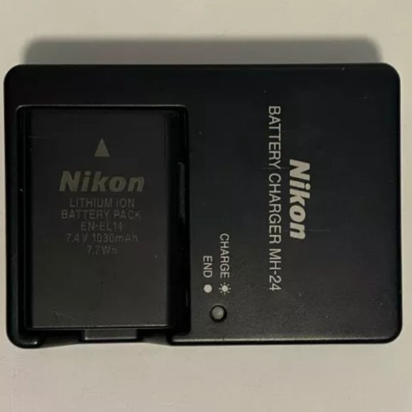 Nikon DSLR Camera D3200 Bundle With Two Lens, Timelapse Remote and More - Picture 11 of 11